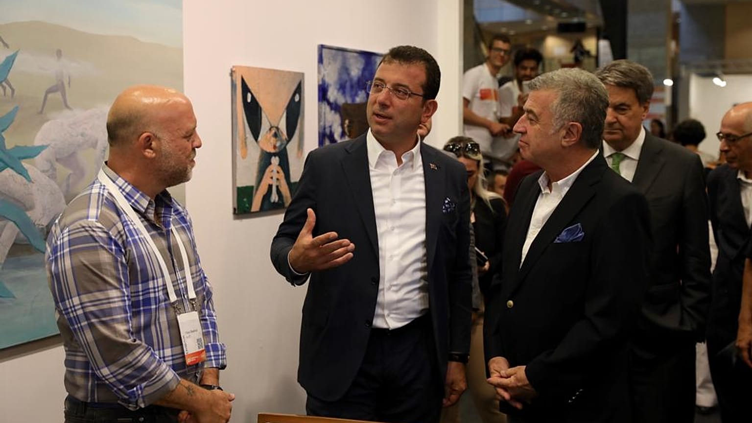 İmamoğlu çöp topladı: Devir 'geri dönüşüm devri'