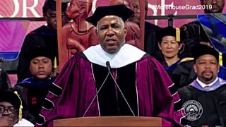 İşadamı Robert F. Smith bir okuldaki öğrencilerin 34 milyon dolar değerindeki kredi borcunu ödedi
