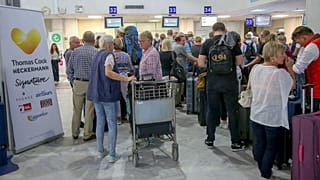 Thomas Cook quiebra y deja en tierra a 600.000 pasajeros