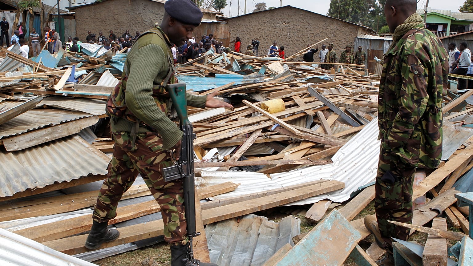 Kenya'da bir okulda çökme: Enkaz altında kalan 7 öğrenci öldü