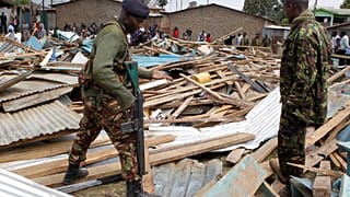 Kenya'da bir okulda çökme: Enkaz altında kalan 7 öğrenci öldü