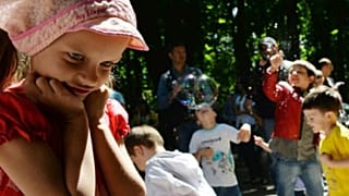 Bilim insanları otizmin tedavisini aramaktan vazgeçiyor