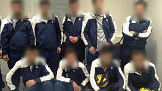 Suriyeli mülteciler Ukraynalı voleybol takımı kıyafetleriyle İsviçre'ye kaçarken yakalandı