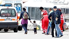 Ocean Viking, i migranti sbarcano a Messina