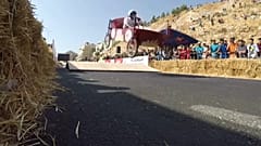 Πρωτότυπος αγώνας με αυτοσχέδια οχήματα