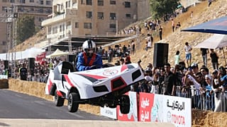 شاهد:  تحدي سباق السيارات "الطائرة" محلية الصنع في الأردن