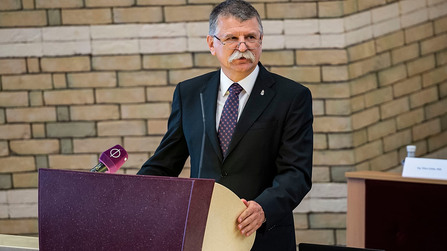 Kórházba szállították Kövér Lászlót Varsóban
