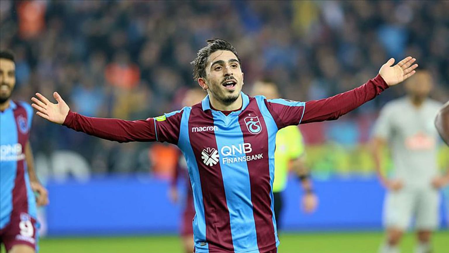 Trabzonspor'un genç yıldızı Abdülkadir Ömür "Altın Çocuk"ta ilk 40'a kaldı