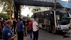 إصابة 5 أشخاص في انفجار قنبلة استهدفت حافلة شرطة جنوب تركيا