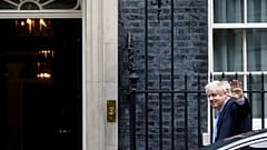 Британский парламент возобновил работу