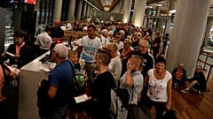 Thomas Cook: UK government will try to recover repatriation costs 