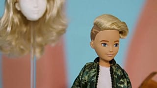 Des poupées Barbie non-genrées