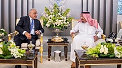 رئيس الوزراء العراقي يغادر السعودية بعد محادثات مع الملك سلمان وولي عهده تركزت حول هجمات أرامكو