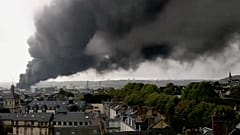 Rouen: Feuer wütet in Chemiefabrik