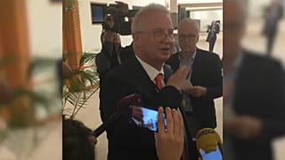 Dois comissários-designados bloqueados pelos eurodeputados