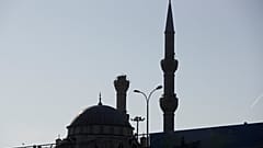 منارة أحدة المساجد في إسطنبول التركية 