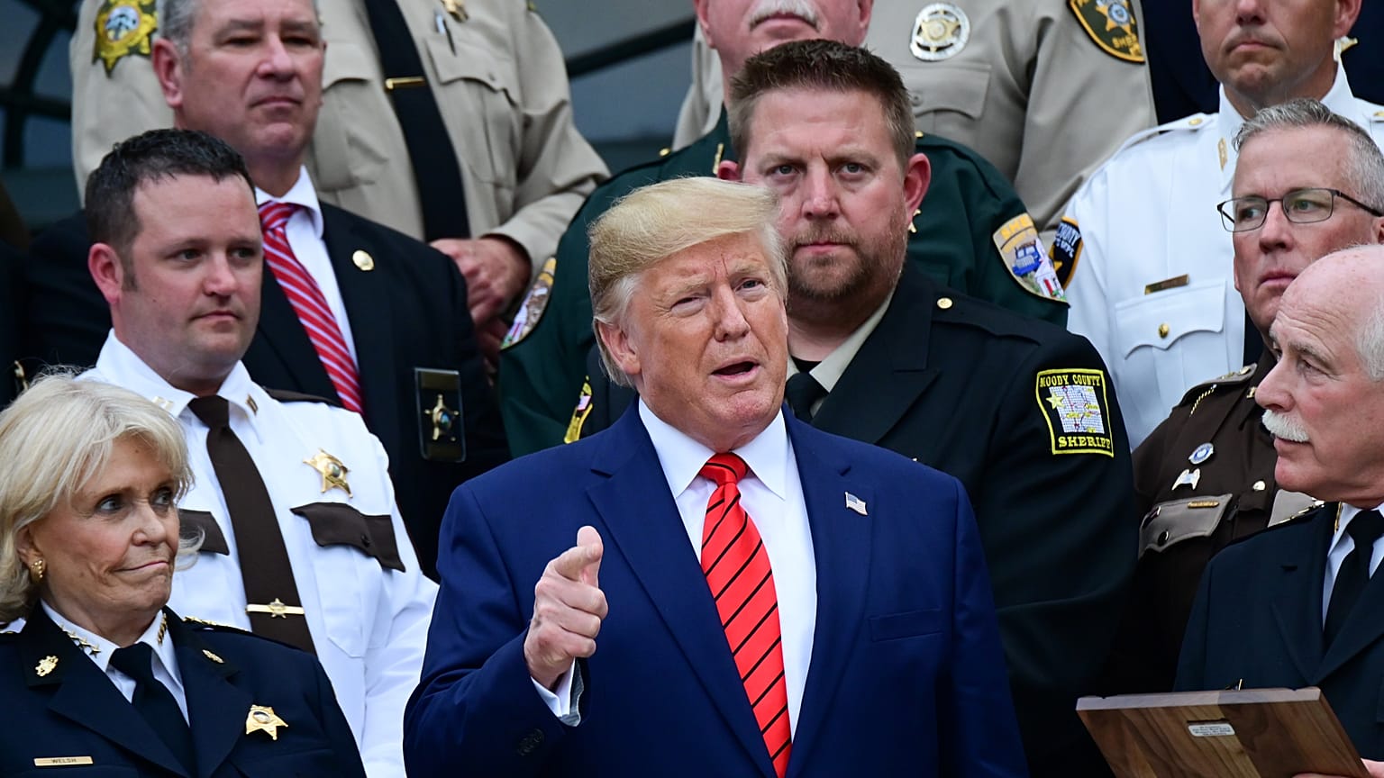 Trump llama 'espía' al soplón que ha provocado el 'impeachment'