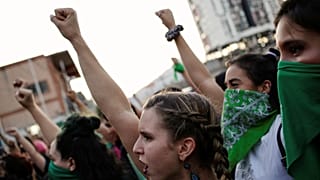 Sextorsión: Así afecta la corrupción a las mujeres en América Latina