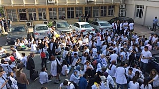 İstanbul Üniversitesi Diş Hekimliği Fakültesi öğrencileri eylemde