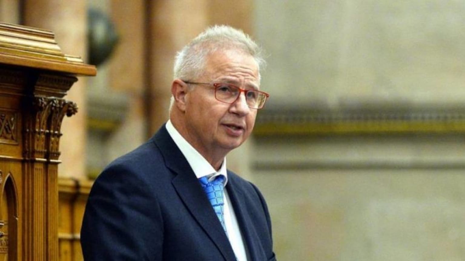Avrupa Komisyonu genişleme komiserliği adayı Troscanyi'ye AP'den ret