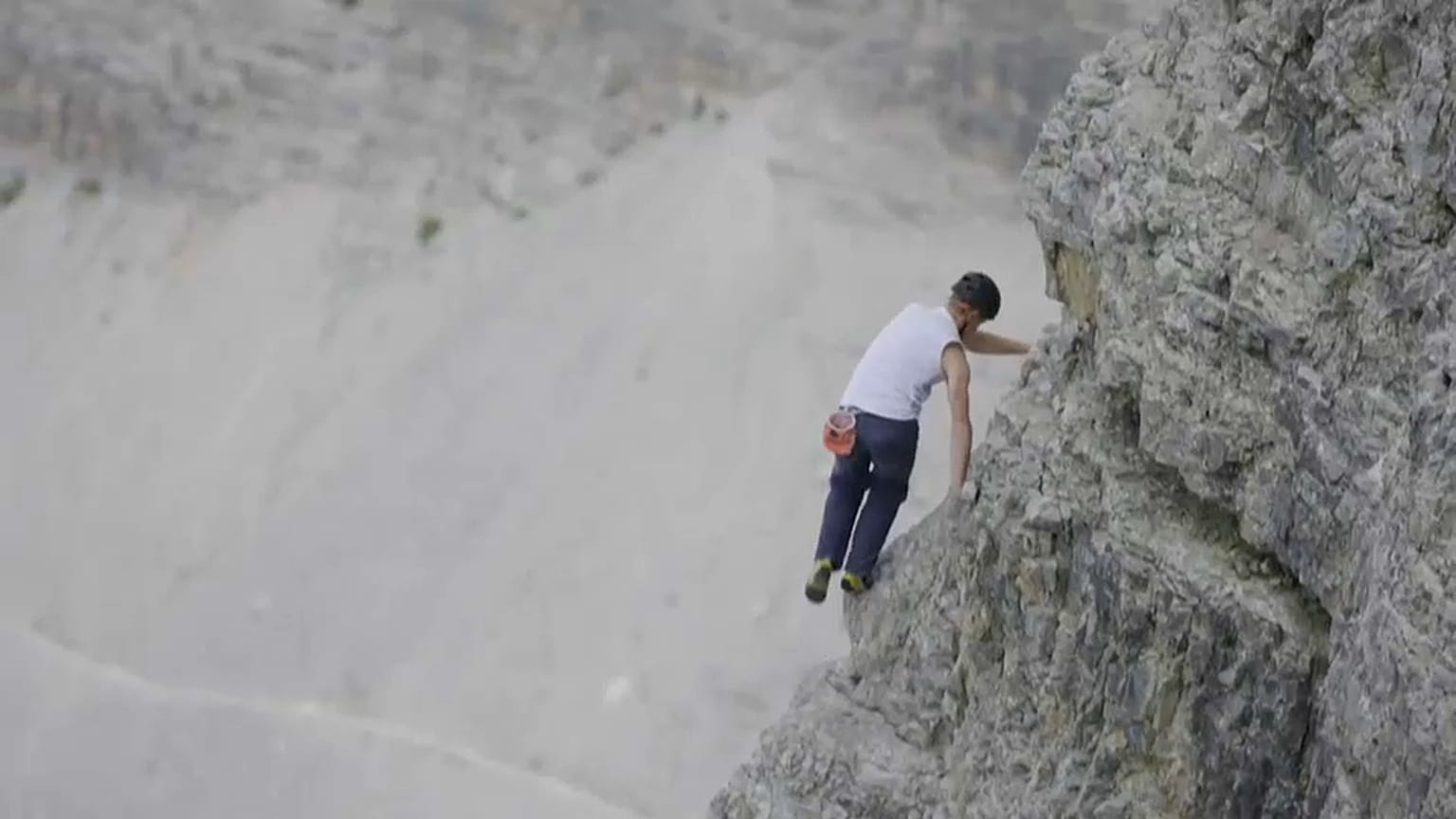 Dolomiti da record: 46 minuti per scalare a mani nude la Cima Grande 