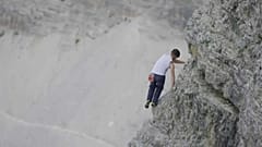 Dolomiti da record: 46 minuti per scalare a mani nude la Cima Grande 