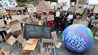 A Séoul, les jeunes protestent contre l'inaction face au réchauffement climatique