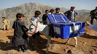 عملية تنظيم الإنتخابات في أفغانستان