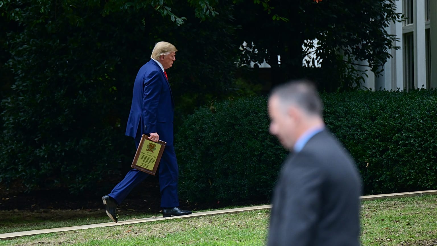 Trump'ın azil süreci: Dışişleri Bakanı Pompeo'dan Ukrayna ile ilgili belgeler istendi
