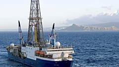 Σαντορίνη: Υποθαλάσσιες ερευνητικές γεωτρήσεις για το ηφαίστειο