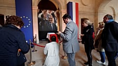 Frankreich verabschiedet sich von Jacques Chirac 