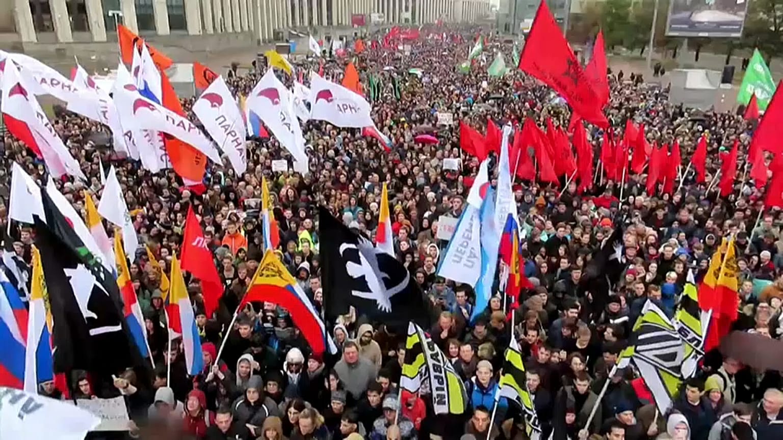 Mosca: si leva nelle piazze la voce dell'opposizione