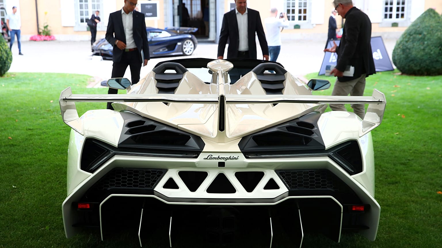 Ekvator Ginesi Başkan Yardımcısı'nın otomobil koleksiyonu açık artırmada 27 milyon dolara satıldı