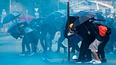 Domingo violento em Hong Kong