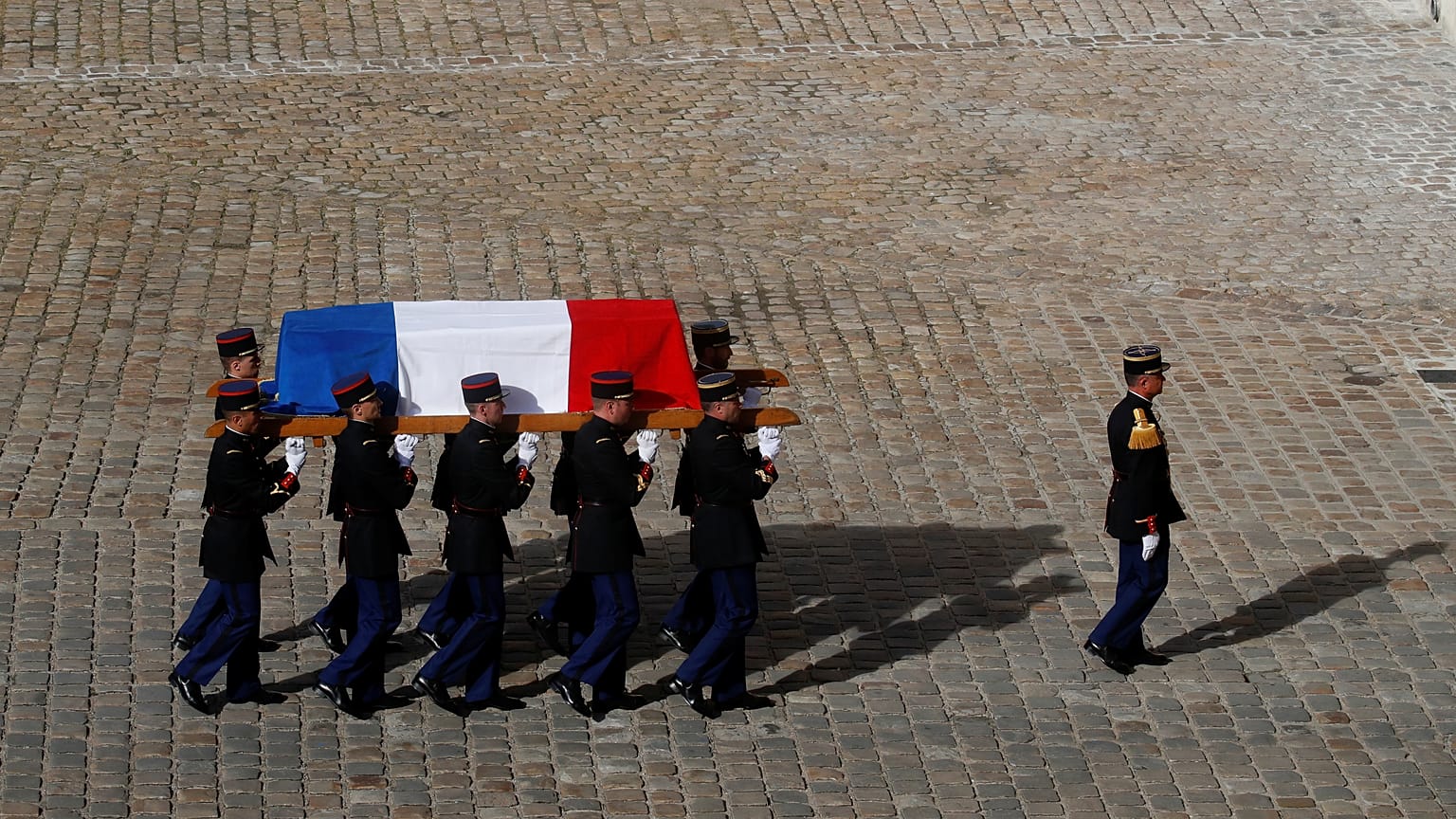 Fransızlar Chirac’ı son yolculuğuna uğurluyor: Dünya liderleri Paris’te buluştu