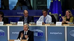 Továbblépne a Magyarország elleni eljárásban Reynders