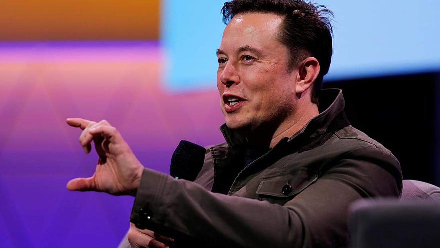Elon Musk spricht Russisch
