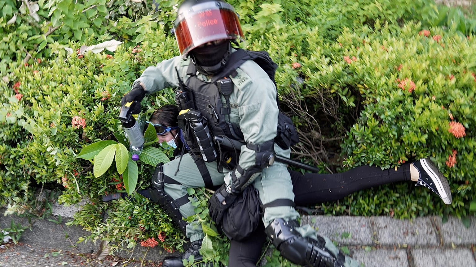 Çin'in Hong Kong'da askeri varlığını ikiye katladığı iddia edildi; Pekin 'rutin bir rotasyon' dedi