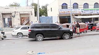 هجوم مزدوج على قاعدة أميركية ورتل عسكري إيطالي في الصومال