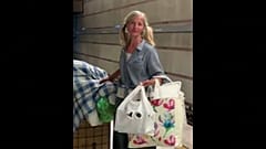 Emily Zamourka (52), die mysteriöse U-Bahn-Sängerin in LA