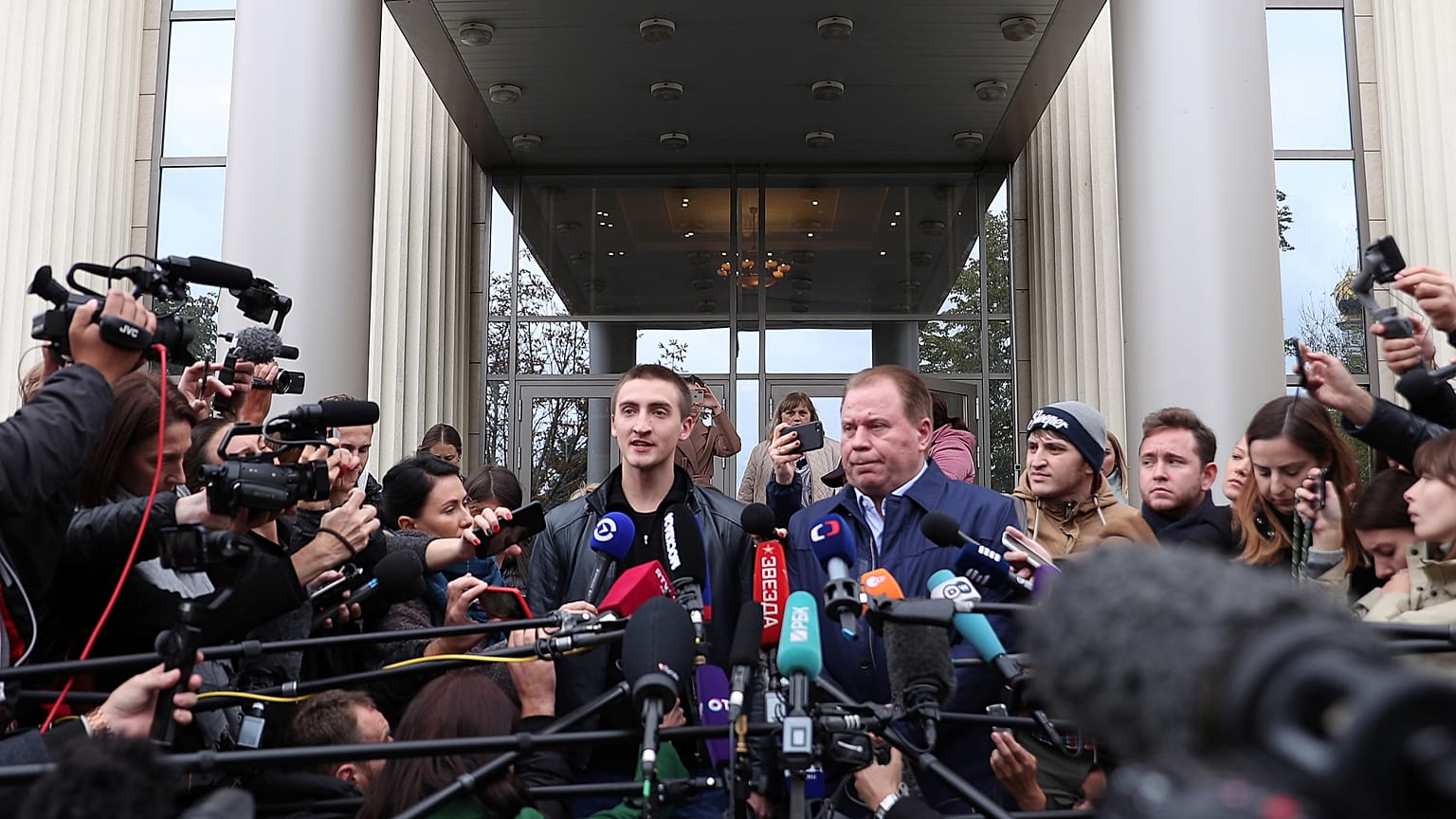 Marche arrière de la justice russe : peine de sursis pour Pavel Oustinov