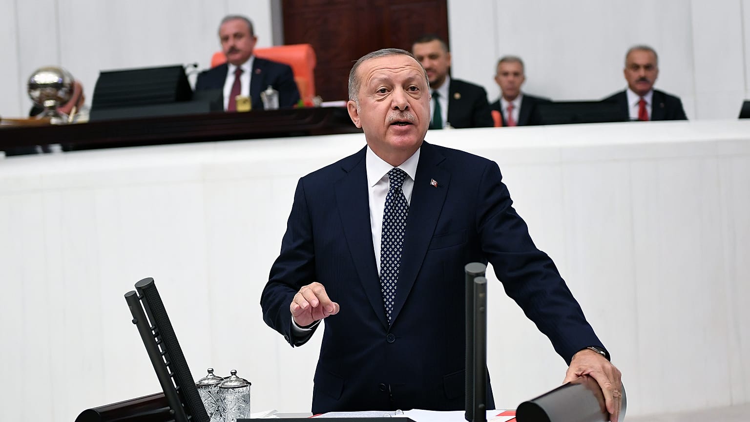 Türkiye Cumhurbaşkanı Recep Tayyip Erdoğan, 27. Dönem 3. Yasama Yılı'nın açılışı dolayısıyla TBMM Genel Kurulu'nda milletvekillerine hitap etti.