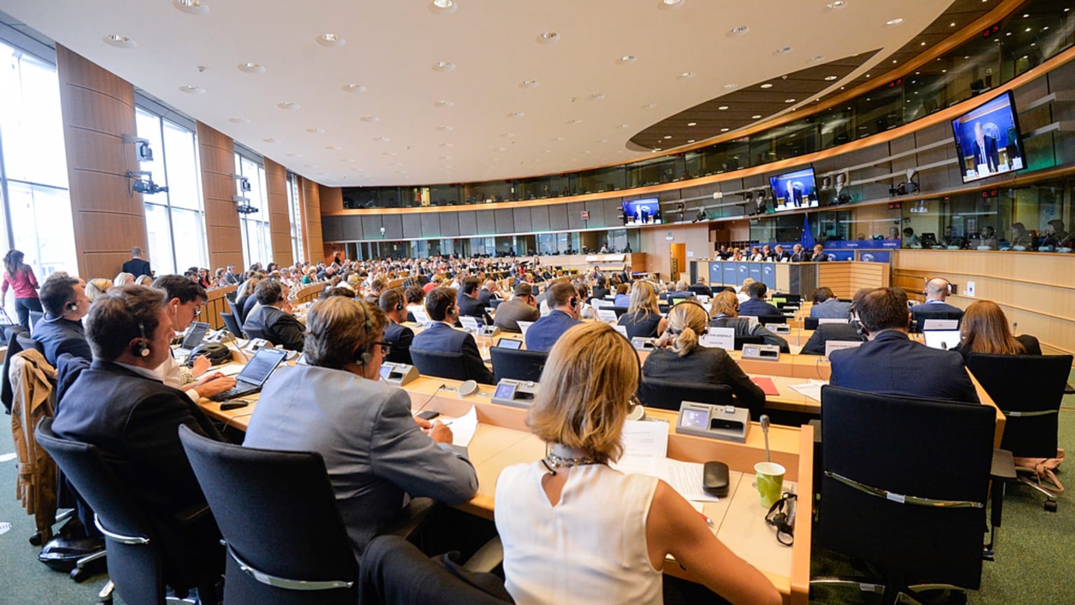 The Brief from Brussels: Katalanischer Frust und Anhörungen im EU-Parlament