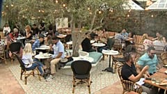 شاهد: ولاية كاليفورنيا تفتتح أول مقهى للماريجوانا 