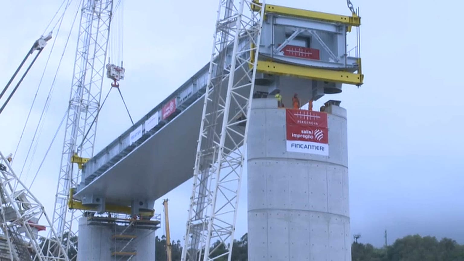 Nouveau pont de Gênes : pose des 50 premiers mètres