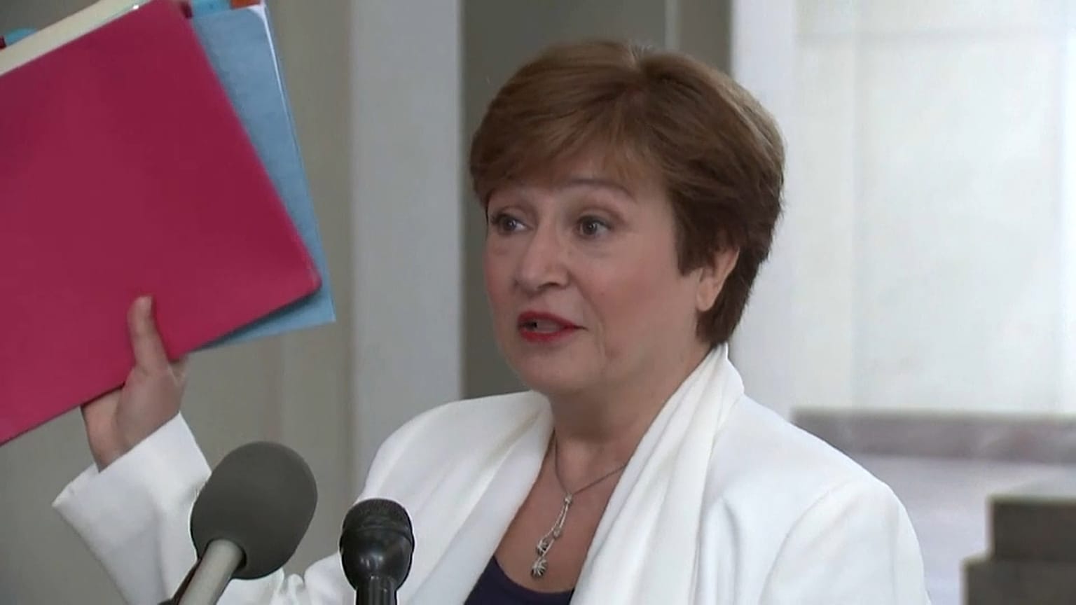 Georgieva inicia funções no FMI