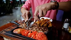Красное мясо безвредно — но не в любых количествах