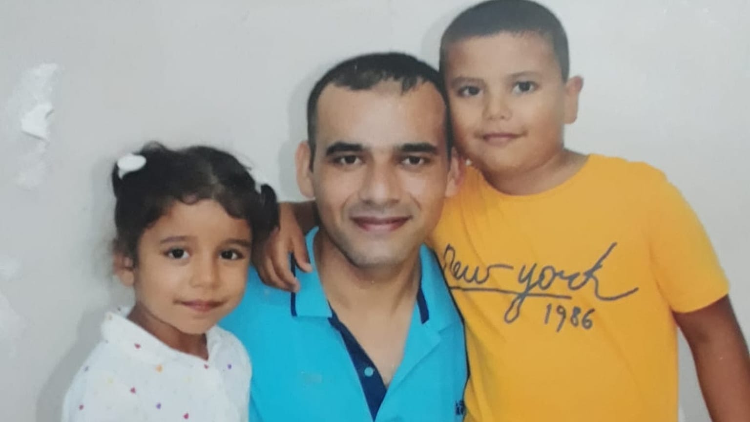 Ahmet, kanser hastalığını babası ile yenmek için bekliyor