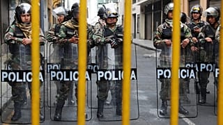 Peru: Parlamentsauflösung sorgt für Proteste
