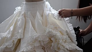 Toilet paper dress contest winner wipes floor with competition
